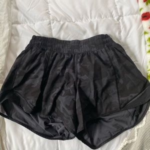 Lululemon Hotty hot shorts
